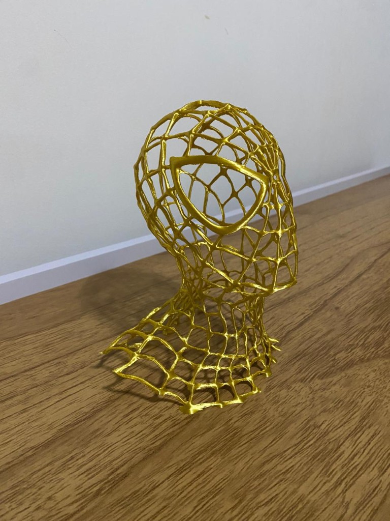 Cabeça Homem-Aranha Estilo Teia 18 cm — foto 1